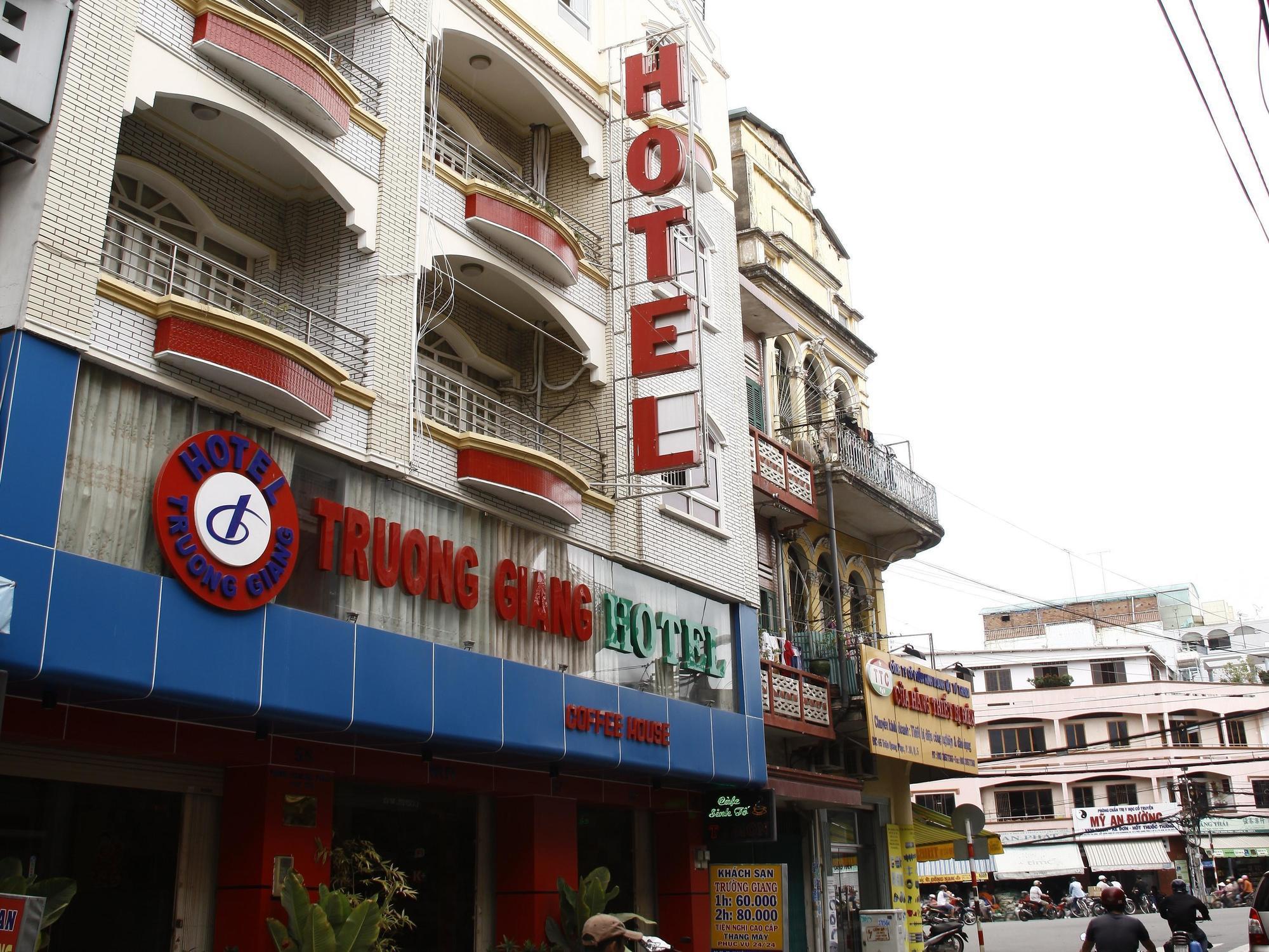 Truong Giang Hotel Хошимін Екстер'єр фото