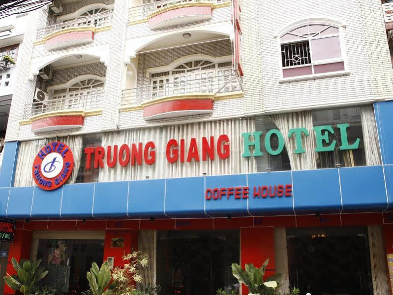 Truong Giang Hotel Хошимін Екстер'єр фото
